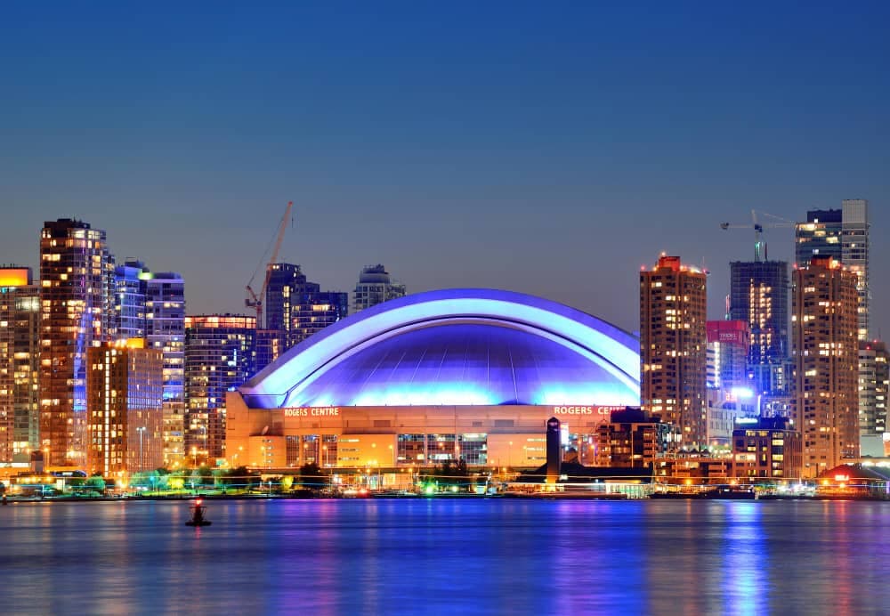 How much money can international students earn in Canada?