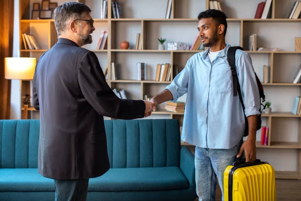 How to find accommodation on Facebook for Australia?