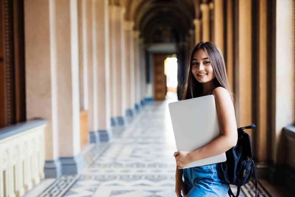 How To Navigate A College Website For Student Life Information